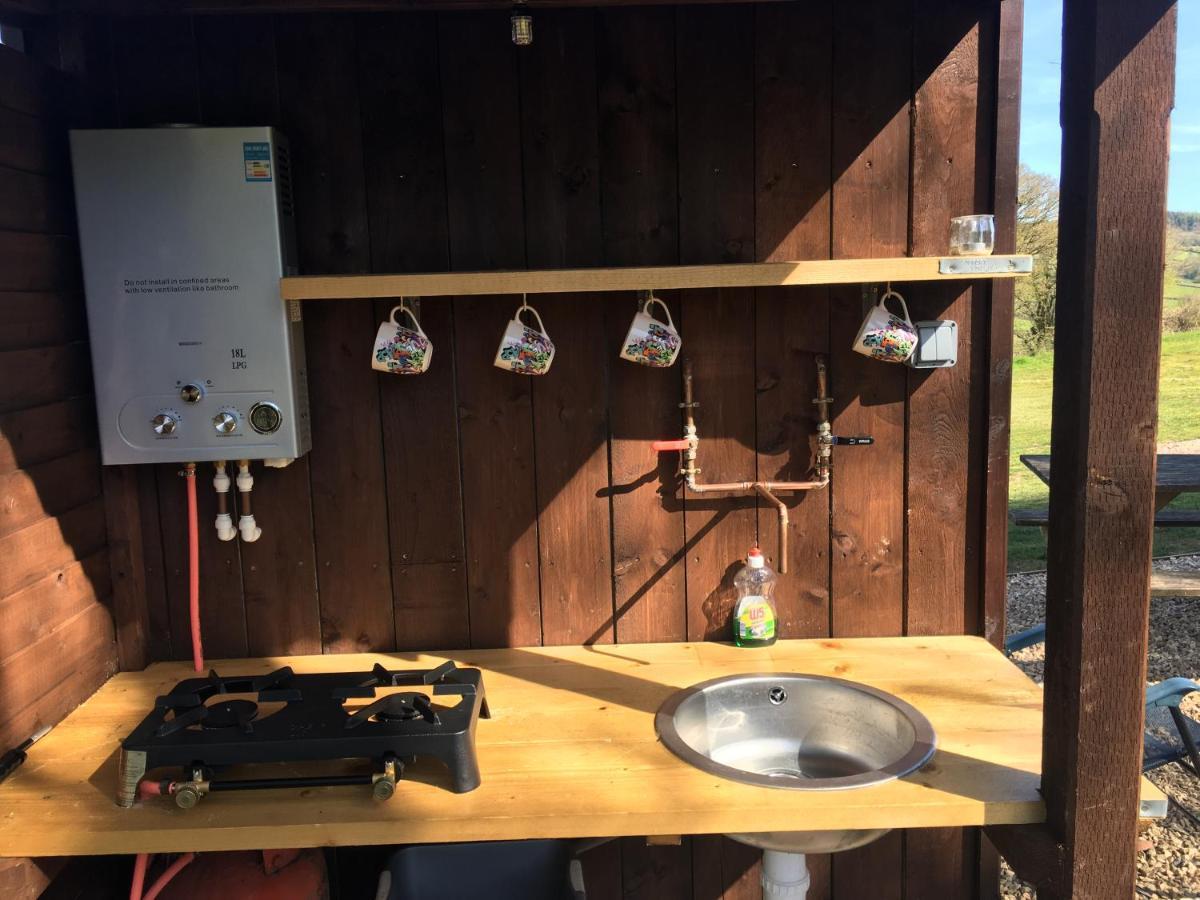 The Shepherds Hut At The Shippen, Tiphayes Honiton Exteriör bild